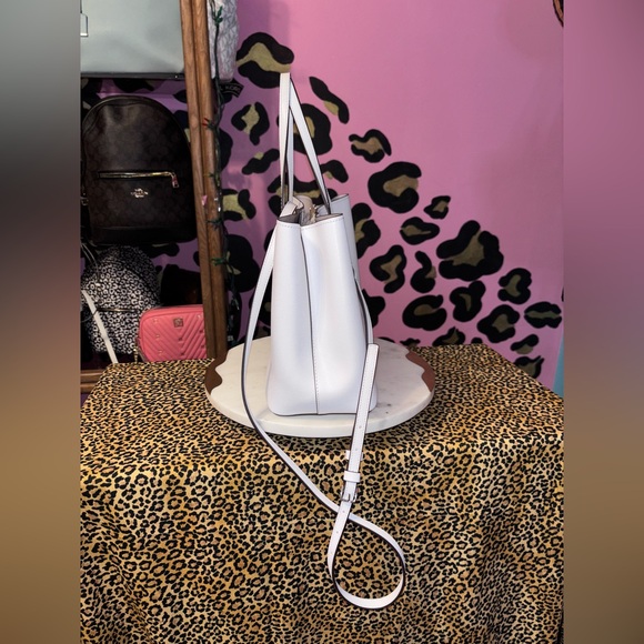 KATE SPADE OFF WHITE PURSE - Picture 4 of 7